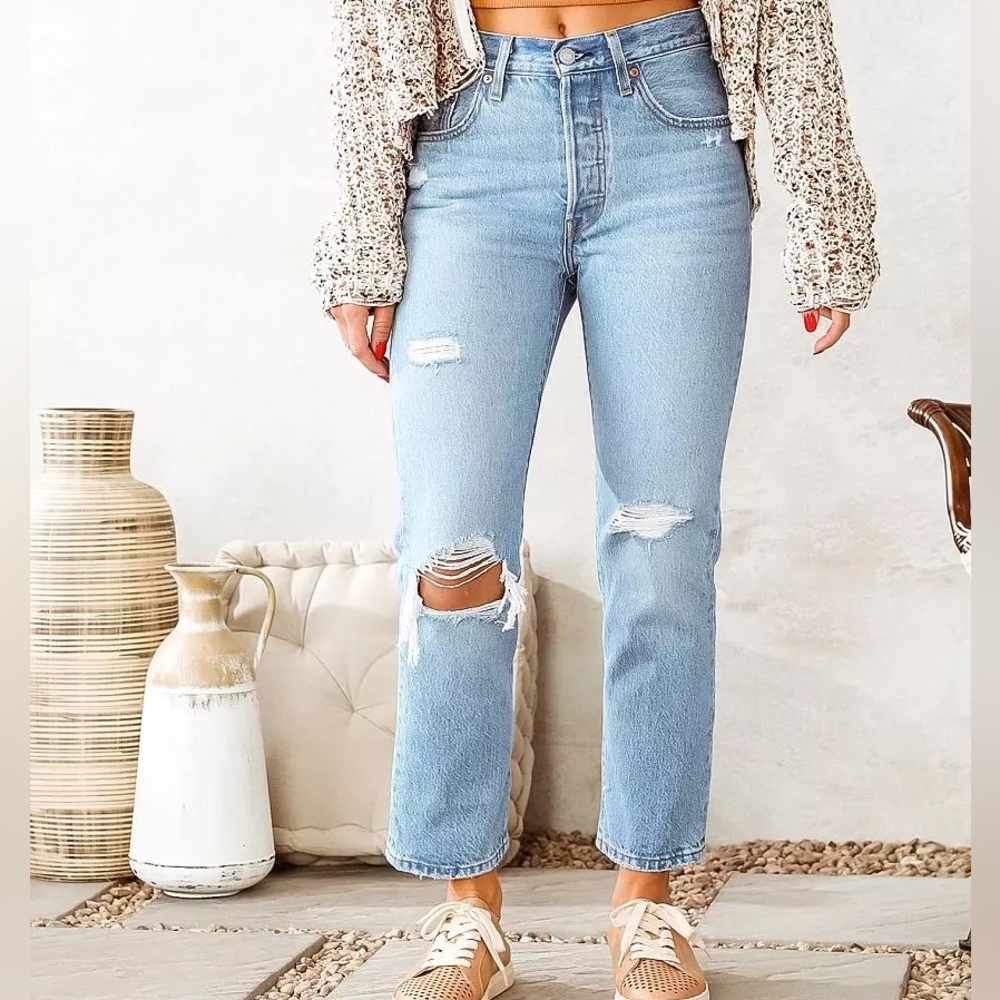 Women’s Levi 501 Original Cropped Jeans NWOT